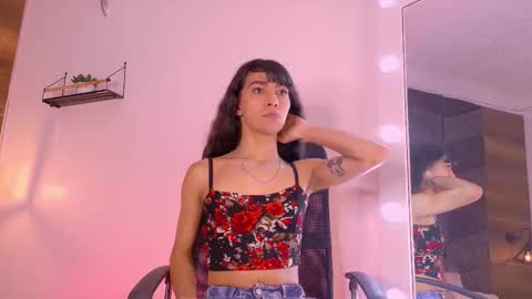 Snapshot of tiffvalentinee_ chatting on September 28, 2025, 11:48 am Tiffany  online show from September 28, 2025, 11:48 am