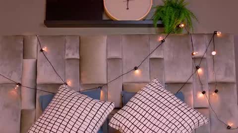 Tiffany  online show from November 11, 2025, 7:58 pm