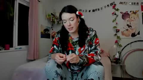 Snapshot of tiggerrosey chatting on December 25, 2024, 5:48 am All my Links online show from December 25, 2024, 5:48 am