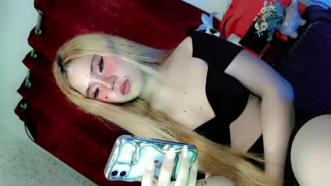 Snapshot of tight_elliana chatting on June 19, 2026, 11:25 am tight_elliana online show from June 19, 2026, 11:25 am