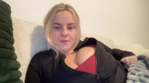 Snapshot of tigoldbitties11 chatting on September 23, 2025, 3:31 am Lexi online show from September 23, 2025, 3:31 am