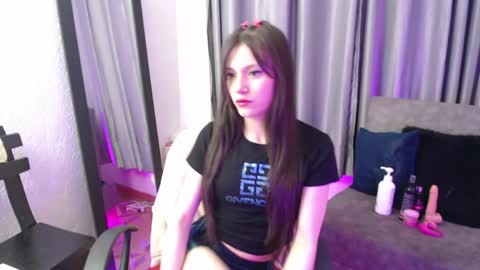 Snapshot of tiinajonus_ chatting on April 22, 2026, 4:04 am tiinajonus_ online show from April 22, 2026, 4:04 am