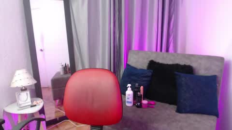Snapshot of tiinajonus_ chatting on May 8, 2026, 4:29 am tiinajonus_ online show from May 8, 2026, 4:29 am