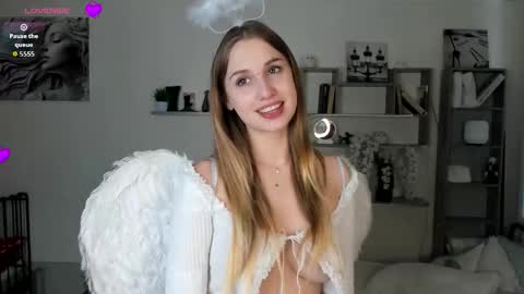 Elizabeth Elize online show from February 14, 2026, 10:01 am