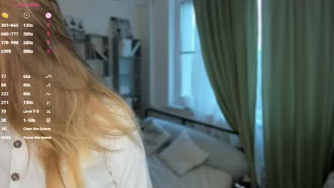 Elizabeth Elize online show from May 8, 2026, 9:14 am