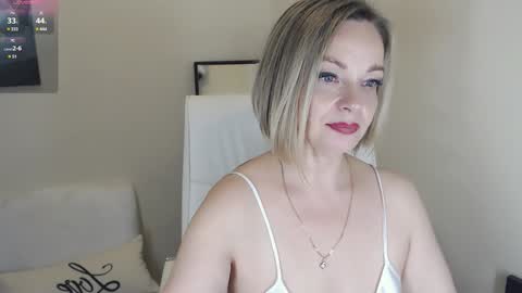 Tilly online show from December 22, 2024, 8:03 pm