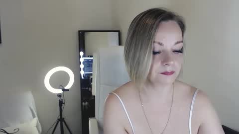 Tilly online show from February 16, 2025, 4:21 pm