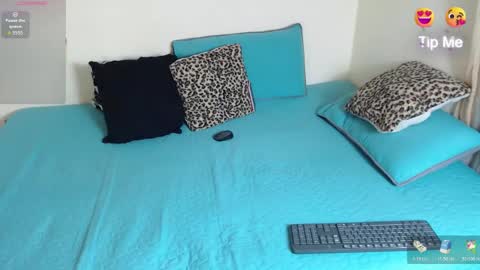 Timothy and Santy online show from November 7, 2025, 8:09 pm