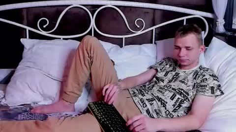 Snapshot of tim_blackk chatting on September 10, 2025, 9:26 pm Tim online show from September 10, 2025, 9:26 pm