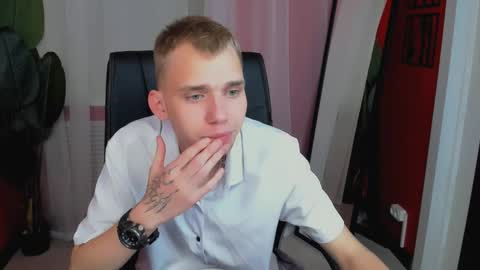 Snapshot of tim_blackk chatting on October 16, 2025, 8:54 pm Tim online show from October 16, 2025, 8:54 pm