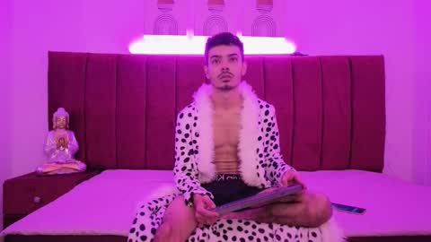 Snapshot of timothe_evans chatting on October 18, 2025, 10:21 pm Evans online show from October 18, 2025, 10:21 pm