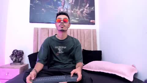 Snapshot of timothe_evans chatting on October 23, 2025, 8:18 pm Evans online show from October 23, 2025, 8:18 pm