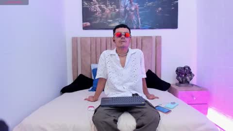 Snapshot of timothe_evans chatting on November 18, 2025, 7:29 pm Evans online show from November 18, 2025, 7:29 pm