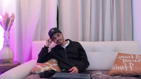 Evans  online show from February 1, 2026, 4:11 am