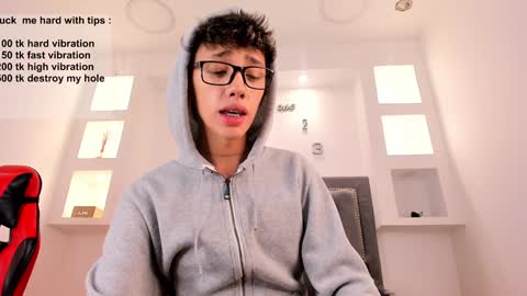 Timothy 21 years old online show from December 10, 2024, 7:37 am