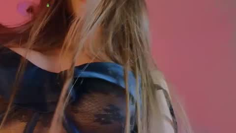 Helen online show from October 23, 2025, 6:06 pm