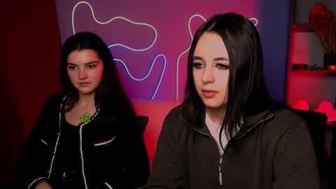 tina bright  online show from December 16, 2025, 2:44 pm