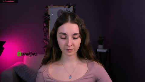 tina bright  online show from December 17, 2025, 8:26 pm