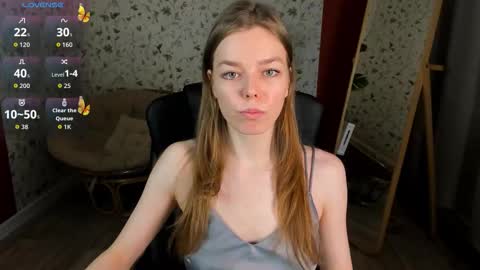 Snapshot of tina_tayllor__ chatting on December 21, 2025, 6:37 pm tina_tayllor__ online show from December 21, 2025, 6:37 pm