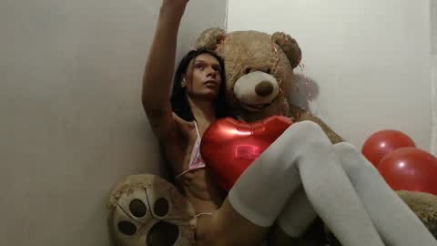 tinaa_williams online show from February 14, 2025, 6:51 pm