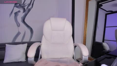 Snapshot of tinaajones_ chatting on February 7, 2025, 3:30 pm Tina online show from February 7, 2025, 3:30 pm