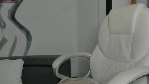 Snapshot of tinaajones_ chatting on March 11, 2025, 8:41 am Tina online show from March 11, 2025, 8:41 am