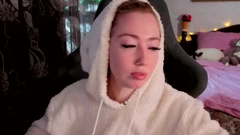 Snapshot of tinabrook chatting on February 12, 2026, 4:40 am Tina online show from February 12, 2026, 4:40 am