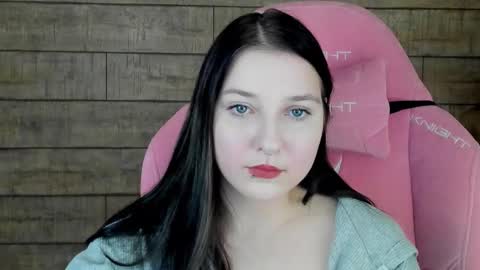 TinaBurton online show from November 14, 2025, 5:17 am