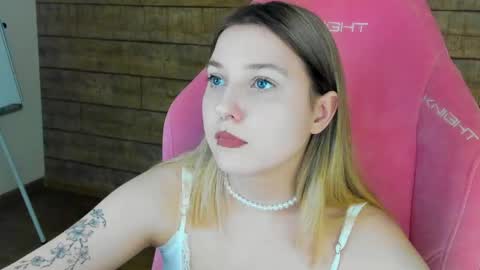 TinaBurton online show from May 6, 2026, 6:02 pm