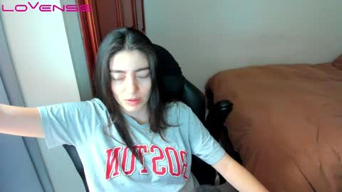 Snapshot of tinaconti chatting on April 10, 2026, 7:51 pm Tina online show from April 10, 2026, 7:51 pm