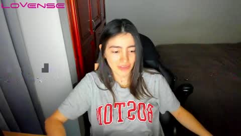 Snapshot of tinaconti chatting on April 17, 2026, 9:40 pm Tina online show from April 17, 2026, 9:40 pm