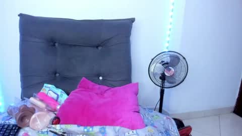 tinas_smith online show from May 1, 2026, 2:21 pm