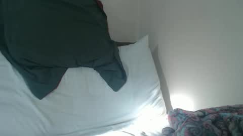 Snapshot of tinaxxxpetitexoxo chatting on September 22, 2025, 12:29 pm Tina online show from September 22, 2025, 12:29 pm