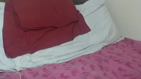 Snapshot of tinaxxxpetitexoxo chatting on October 11, 2025, 9:57 pm Tina online show from October 11, 2025, 9:57 pm