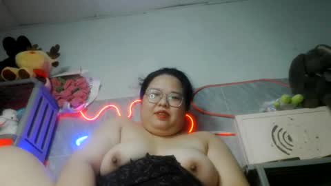 Snapshot of tini_bei chatting on May 29, 2026, 3:54 pm tini_bei online show from May 29, 2026, 3:54 pm