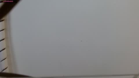 tinisweet online show from September 18, 2025, 12:18 pm