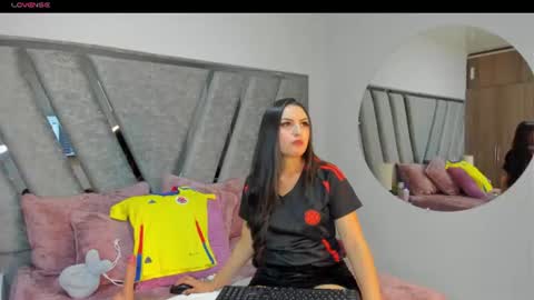 Tink online show from June 18, 2026, 2:12 am