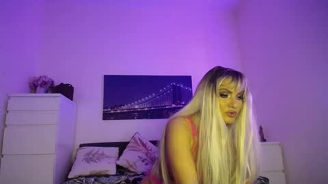 tinkerbell822 online show from January 18, 2025, 8:41 am