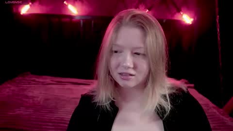 TinkerrBelll online show from October 18, 2025, 7:25 pm