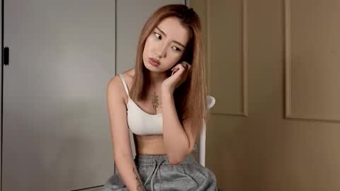 Snapshot of tinki_winkii chatting on September 30, 2025, 8:41 am Tina online show from September 30, 2025, 8:41 am