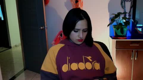 Snapshot of tinnadawson chatting on October 27, 2025, 12:47 am I AM BELLA ----------- follow my IG TINNS 69 online show from October 27, 2025, 12:47 am