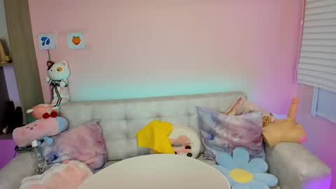 tiny_cora online show from September 26, 2025, 4:22 pm