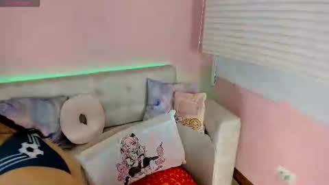 tiny_cora online show from June 22, 2026, 4:48 pm