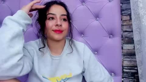 Snapshot of tiny_love_ chatting on December 3, 2024, 8:16 am tiny online show from December 3, 2024, 8:16 am