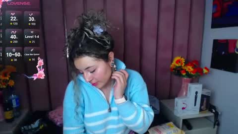 Snapshot of tiny_love_ chatting on February 12, 2025, 6:51 am tiny online show from February 12, 2025, 6:51 am