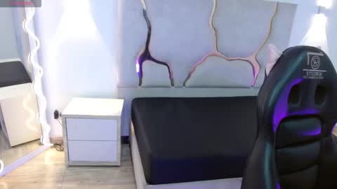 tiny_tay online show from March 3, 2026, 11:27 am