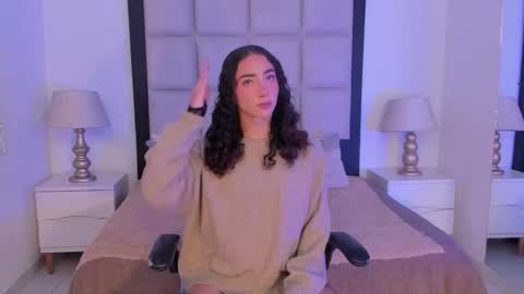 Snapshot of tiny_thomm chatting on February 1, 2026, 9:13 pm Thomm Independent Model online show from February 1, 2026, 9:13 pm