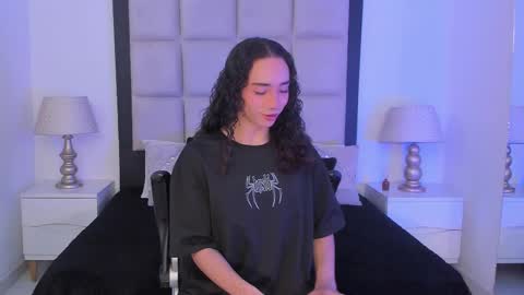 Snapshot of tiny_thomm chatting on February 24, 2026, 6:11 am Thomm Independent Model online show from February 24, 2026, 6:11 am