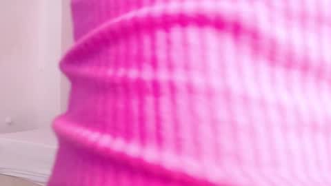 tiny_whore18 online show from October 4, 2025, 3:43 pm