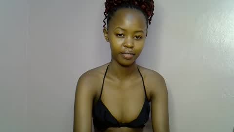 Snapshot of tinybarbie_ chatting on October 19, 2025, 5:19 am Barbie  online show from October 19, 2025, 5:19 am